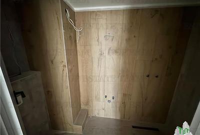 Spațiu comercial, de 160 mp, în Apărătorii Patriei - 9