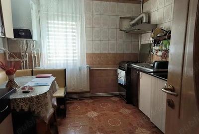 De vanzare apartament 2 camere in Curtea de Arge? langa Manastire - 3