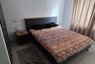 Apartament cu 2 camere decomandat în Tractorul
