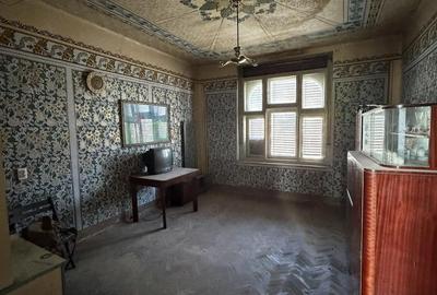 Casă cu 4 camere cu Teren 1490 Mp în Zervești - 2