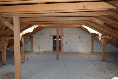Casă cu 7 camere cu Teren 1800 Mp în Mănăstirea Doamnei - 7