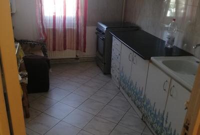 Închiriez apartament 2 camere Închiriez apartament 2 camere - 2