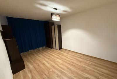 Apartament cu 4 camere decomandat în Central - 3