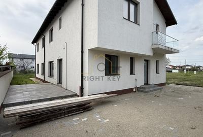 Duplex cu 5 camere cu Canalizare în Dragomirești-Deal - 2