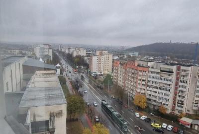 Apartament cu 3 camere decomandat în Nicolina - 2
