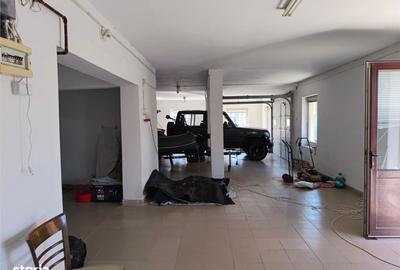 Casă cu 4 camere cu Teren 1255 Mp în 7 Noiembrie - 2