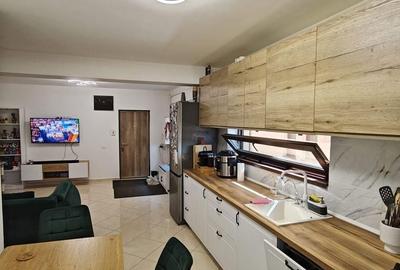 Apartament cu 3 camere decomandat în Nicolina - 2