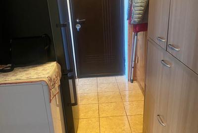 Apartament cu 2 camere semidecomandat în Km 4-5