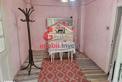 Casă cu 3 camere cu Teren 1318 Mp în Central