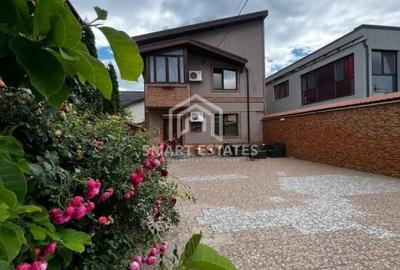 Aparatorii Patriei - Vanzare Vila cu 5 Camere - Comision 0% - 1