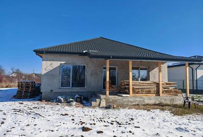 Casă cu 4 camere cu Teren 400 Mp în Crevedia - 6