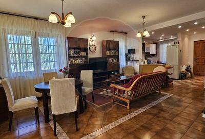 Casa / Vila cu 6 camere de vanzare - CORNU - 22