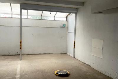 Inchiriez Garsoniera utiliata si mobilata - parcare subterana - 5