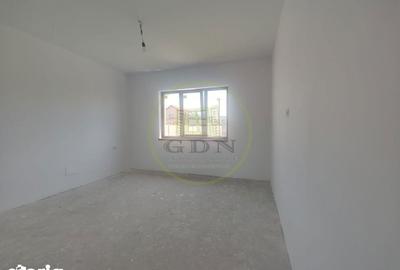 Casă cu 5 camere cu Teren 468 Mp în Malu Mare - 9