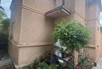 Vanzare casa cartier 23 August - 1