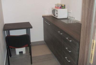 Spațiu comercial, de 54 mp, în Central - 4