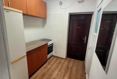 Garsonieră decomandată în Tractorul - 4