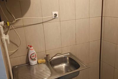 Garsonieră decomandată în Rahova