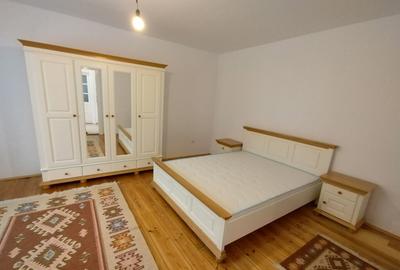 INCHIRIEZ casa 2 camere,recent renovata,cu garaj,zona Lazaret INCHIRIEZ casa 2 camere,recent renovata,cu garaj,zona Lazaret - 2