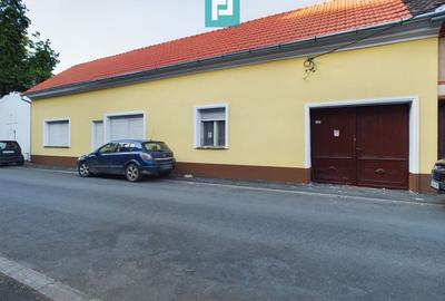 Apartament cu 3 camere în zonă Centrală, Lipova - 1