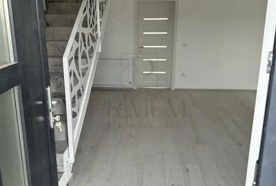 Casă cu Teren 375 Mp în Moșnița Veche - 2