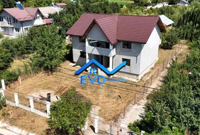 Casă cu 6 camere cu Teren 640 Mp în Ciurbești - 11