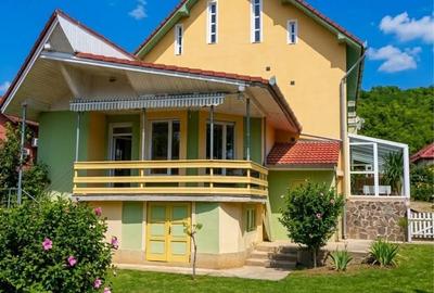 Casă cu 4 camere în Central - 6