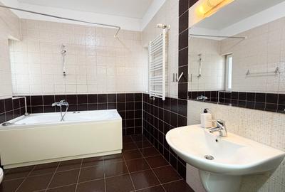 Pipera: Vila spatioasa cu 5 dormitoare si o curte de 350 mp ! Pipera: Vila spatioasa cu 5 dormitoare si o curte de 350 mp ! - 19