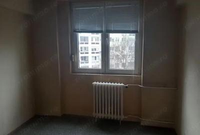 Apartament cu 3 camere semidecomandat în Tineretului - 1
