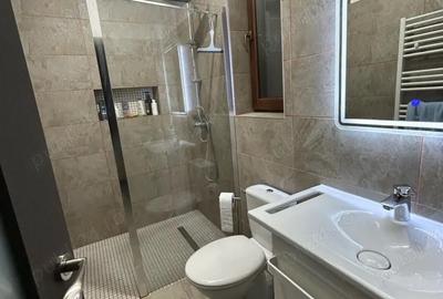 Casă cu Teren 2100 Mp în Central - 2