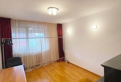 Apartament cu 3 camere semidecomandat, mobilat în Andrei Mureșanu - 9