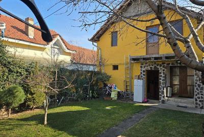 Vand vila P+M , zona Cantemir-Salca, constr 2014, , SC-194 mp, teren 270, gaz - 2