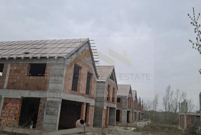 Casă cu 4 camere în 1 Decembrie - 3