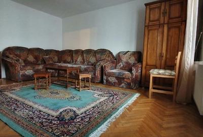 Garsonieră decomandată în Tei