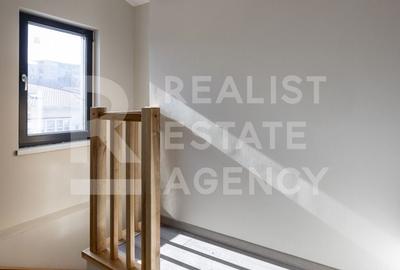 Casă individuală cu 8 camere cu Canalizare în 1 Mai - 23