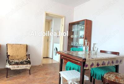 Apartament cu 3 camere semidecomandat în Central - 3