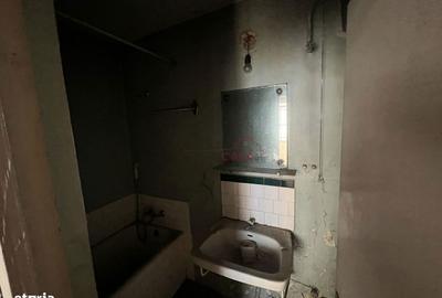 Casă cu 5 camere cu Canalizare în Central - 6