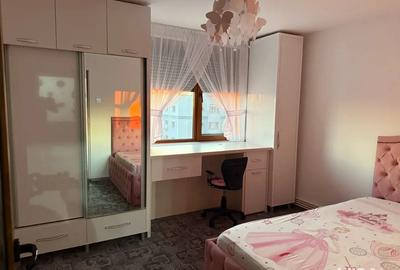 De inchiriat apartament cu 3 camere zona centrala