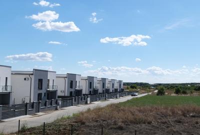 Teren Construcții intravilan de 700 mp, în Corbeanca - 1
