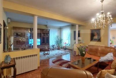 Casă cu 7 camere cu Teren 3800 Mp în Albert - 2