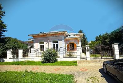 Casa interbelica de vanzare - probabil cea mai frumoasa din Roman - 2
