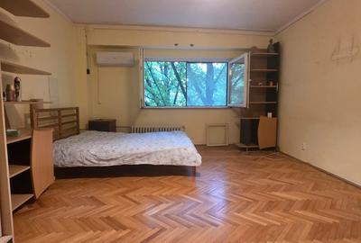 Calea Calarasilor - Piata Muncii metrou -bloc mixt - 2