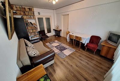 Inchiriez apartament renovat, zona centrala, 2 camere decomandate - 4