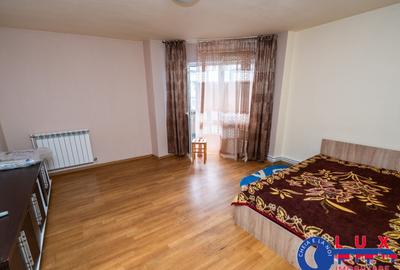 ID 377 Apartament 3 camere de inchiriat *Str Victoriei - 1