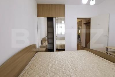 Apartament cu 3 camere decomandat, mobilat în Calea București