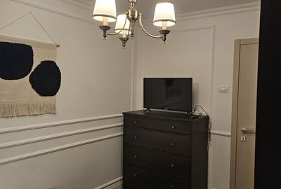 Apartament cu 3 camere semidecomandat în Titan