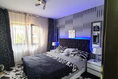 Apartament cu 3 camere decomandat în Central - 1