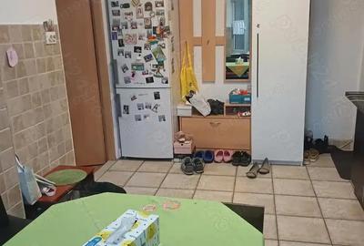 3 camere zona Aeroport etaj 2 - 2