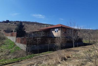 Casă cu 3 camere cu Teren 1000 Mp în Livezeni - 2