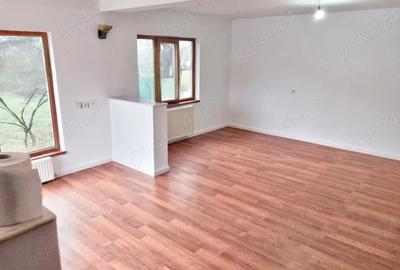 Casă cu 3 camere cu Teren 500 Mp în Central - 2